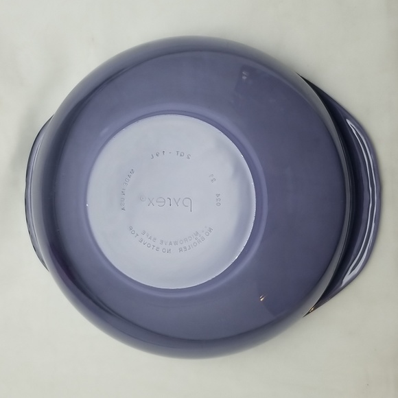 Pyrex Amethyst Purple Two Quart Cassarole Dish - Picture 3 of 13